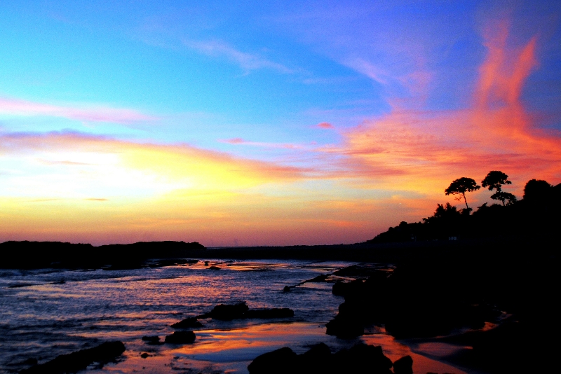 Puesta de Sol, Playa de Casares, Carazo, Nicaragua. English Translation: Sunset, Casares Beach.