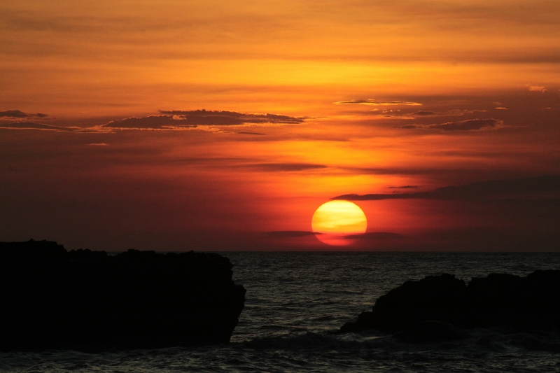 Puesta del Sol, Playa de Casares, Carazo, Nicaragua. English Translation: Sunset, Casares Beach, Carazo, Nicaragua.