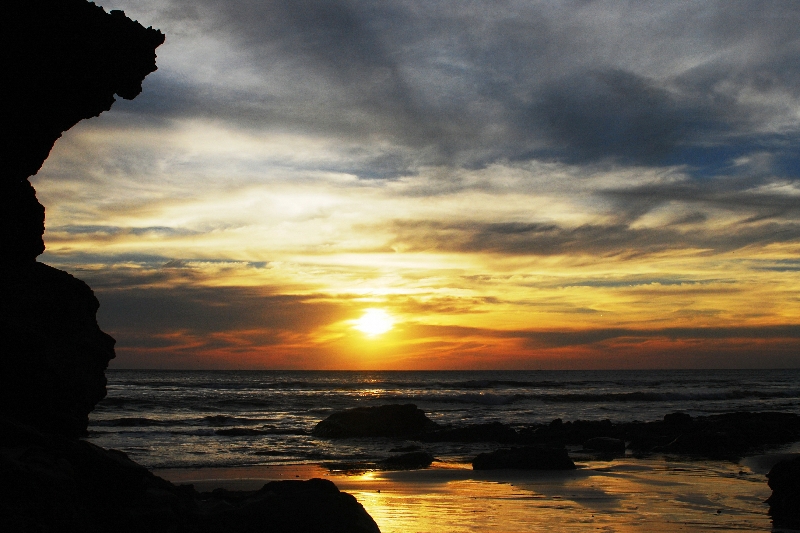 Puesta del Sol, Playa Las Ventanas, Carazo, Nicaragua. English Translation: Sunset.